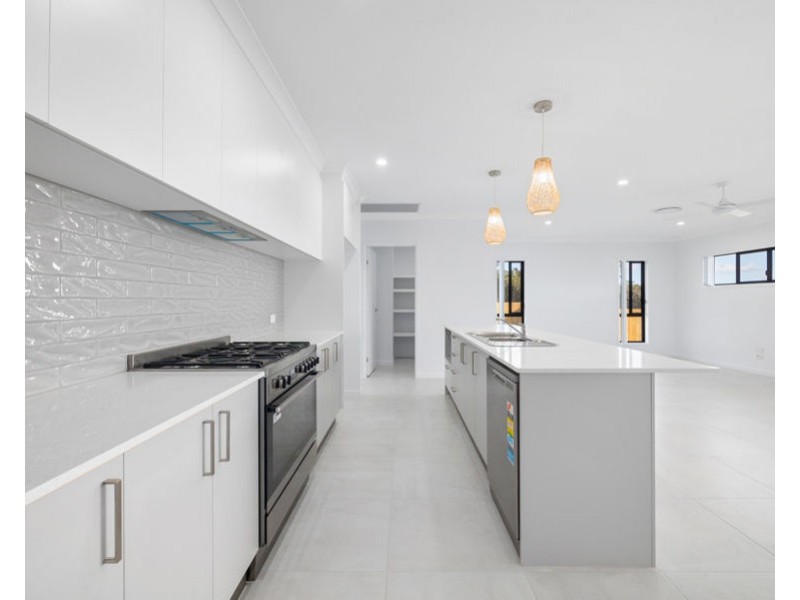 147 Bay Park Road, Wondunna QLD 4655