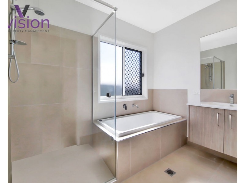 25 Quarterdeck Avenue, Pialba QLD 4655