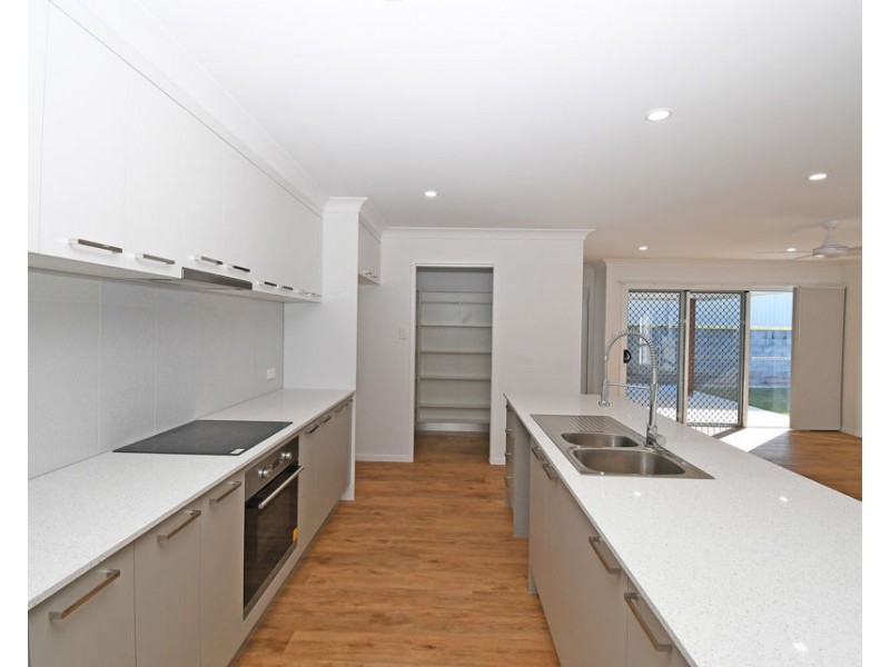 7 Quarterdeck Ave, Pialba QLD 4655