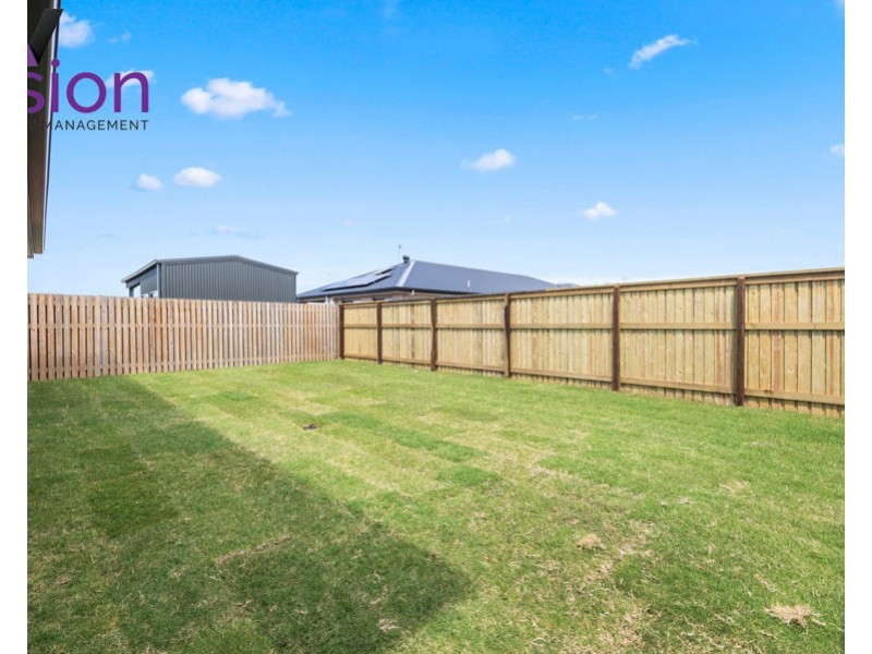 16 Seagull Circuit, Point Vernon QLD 4655