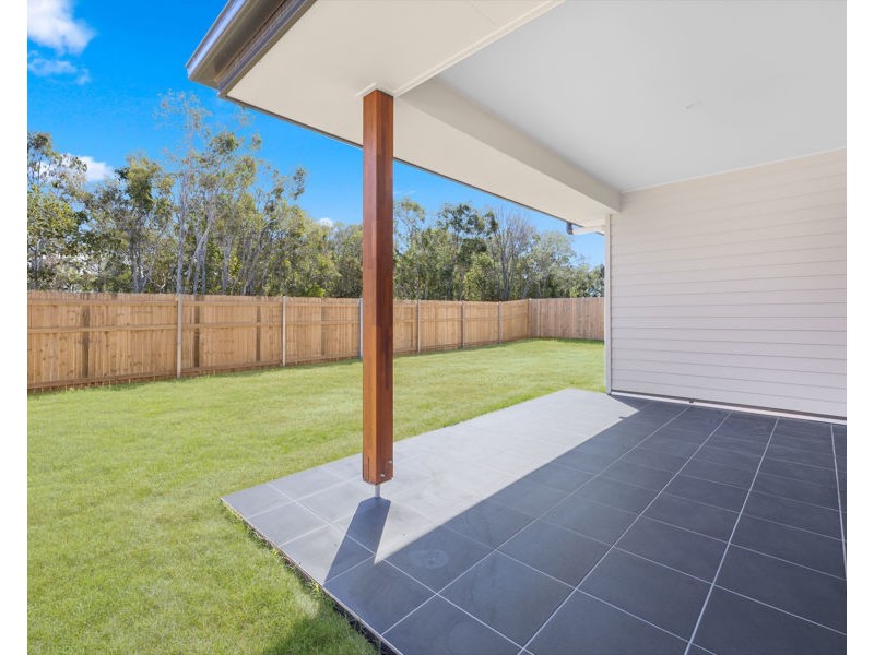 8 Harmony Avenue, Urraween QLD 4655