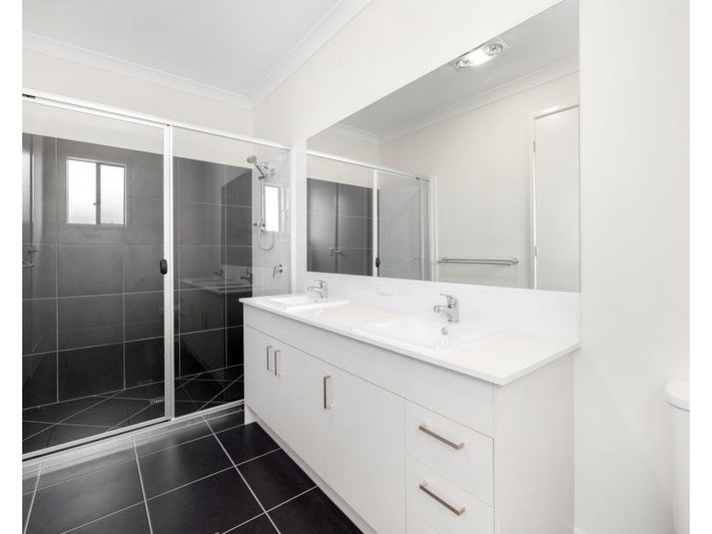8 Harmony Avenue, Urraween QLD 4655
