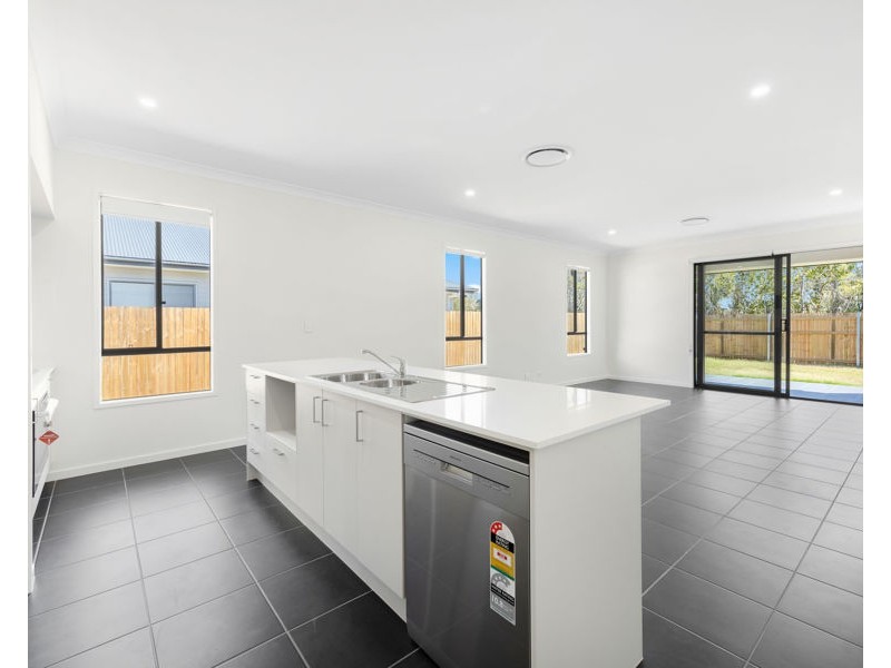 8 Harmony Avenue, Urraween QLD 4655