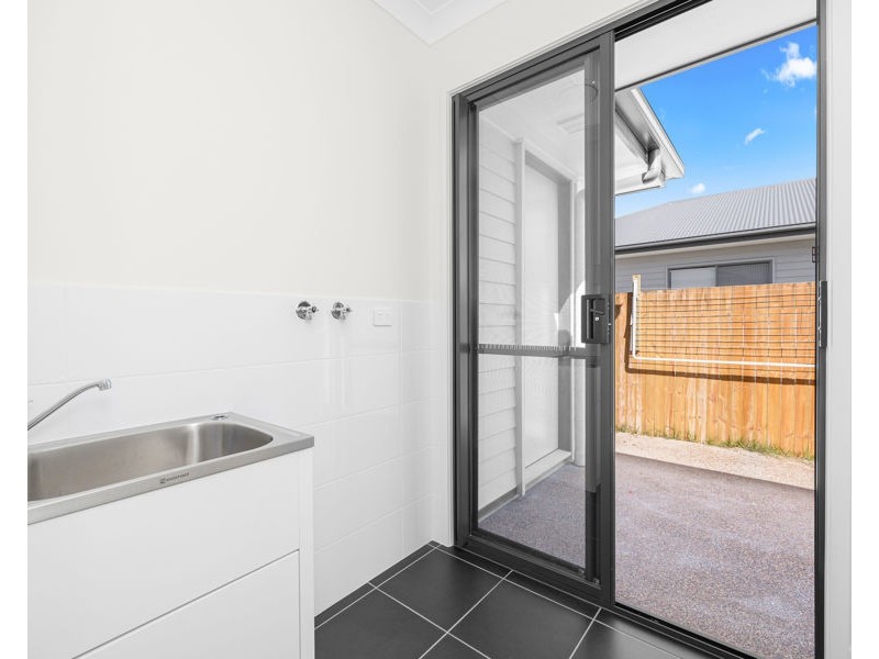 8 Harmony Avenue, Urraween QLD 4655