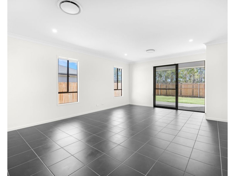 8 Harmony Avenue, Urraween QLD 4655