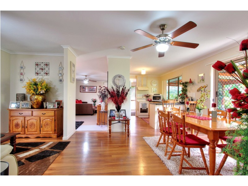 17 Leighton Drive, Edens Landing QLD 4207