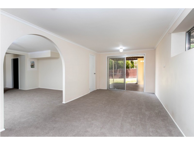 17 Barbaralla Drive, Springwood QLD 4127