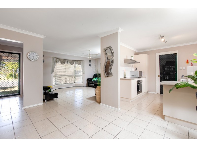 27 Lakeview Drive, Logan Reserve QLD 4133