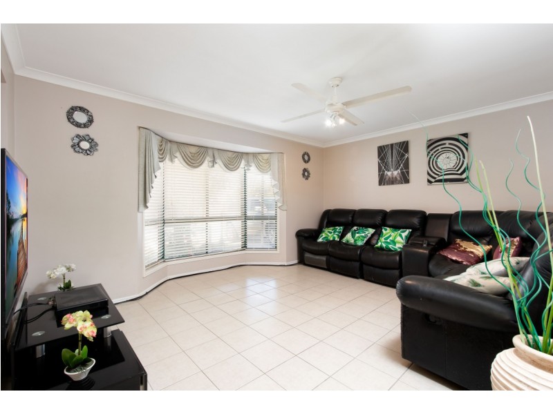27 Lakeview Drive, Logan Reserve QLD 4133