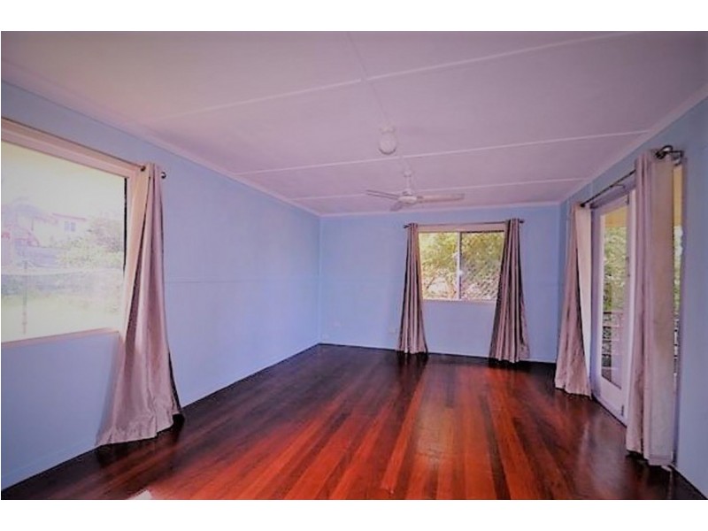 1/4 Skyline Drive, Kingston QLD 4114