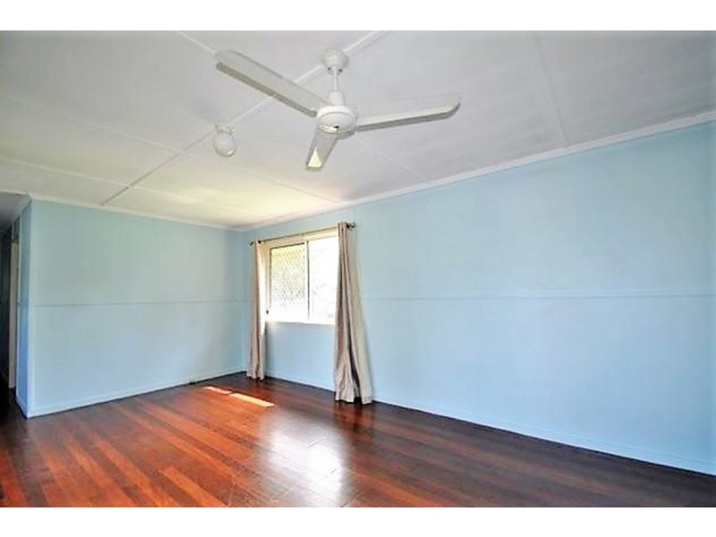 1/4 Skyline Drive, Kingston QLD 4114