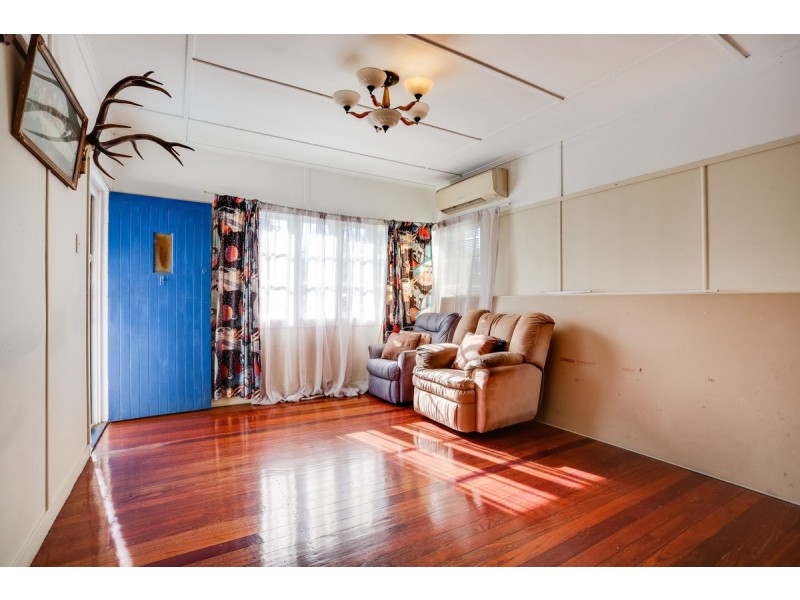 23 Layard Street, Holland Park QLD 4121