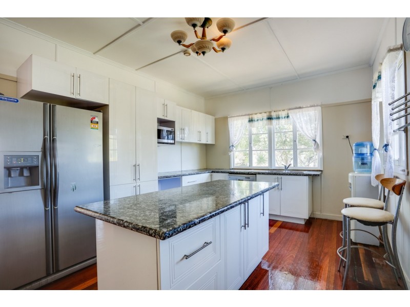 23 Layard Street, Holland Park QLD 4121