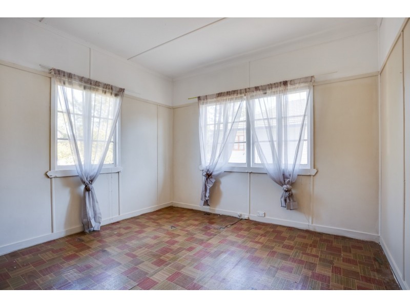 23 Layard Street, Holland Park QLD 4121