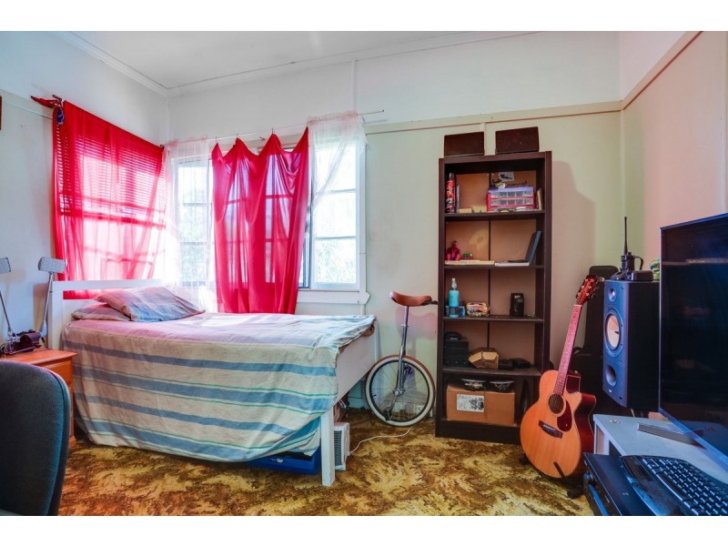 23 Layard Street, Holland Park QLD 4121