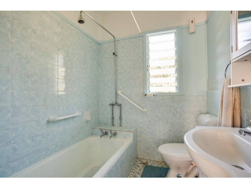 23 Layard Street, Holland Park QLD 4121