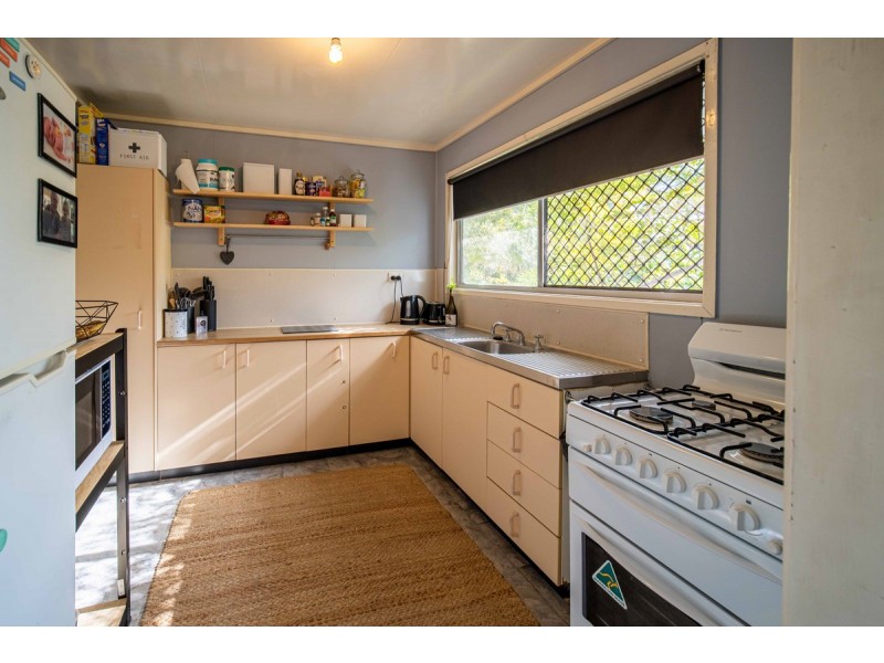 10 Bellis Street, Daisy Hill QLD 4127