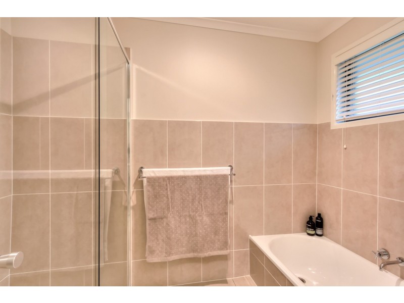 12 Yorkshire Crescent, Mount Warren Park QLD 4207