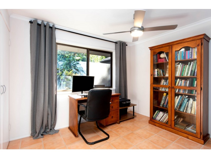 15 Dorset Drive, Springwood QLD 4127