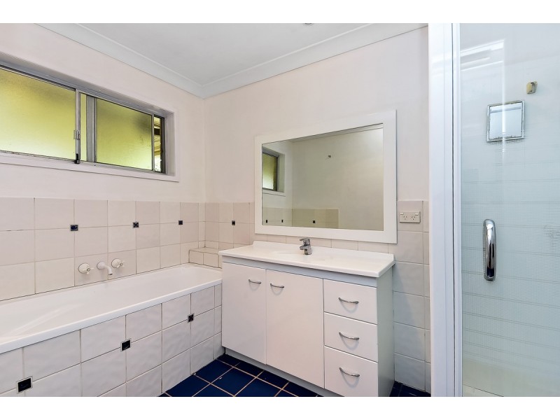 10 Lauretta Avenue, Springwood QLD 4127