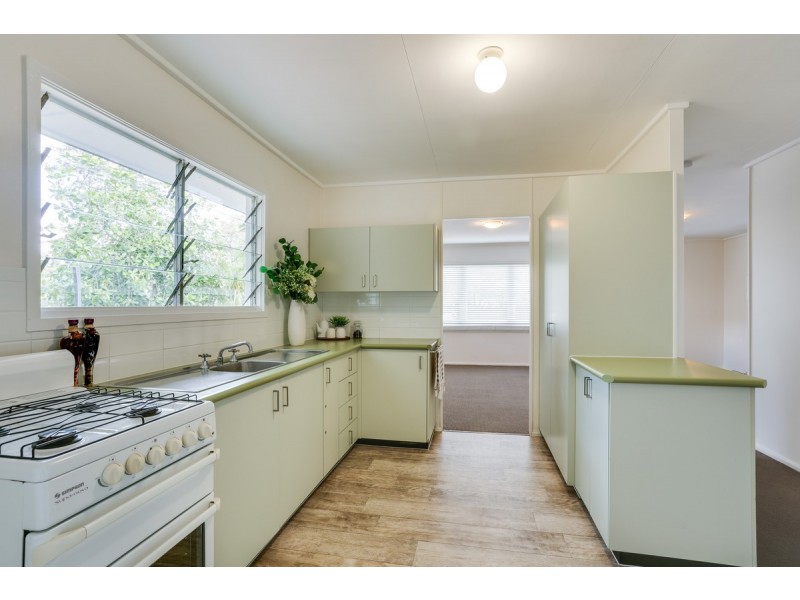 6 Light Street, Leichhardt QLD 4305