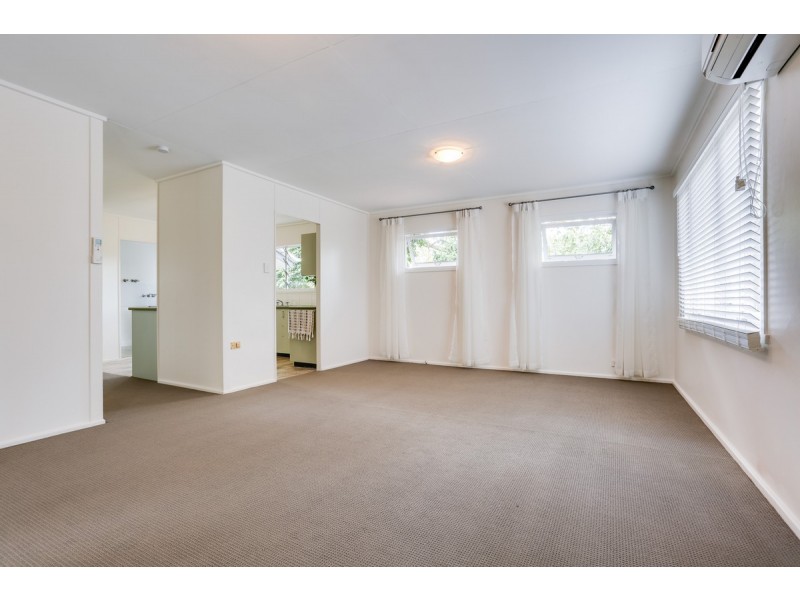6 Light Street, Leichhardt QLD 4305