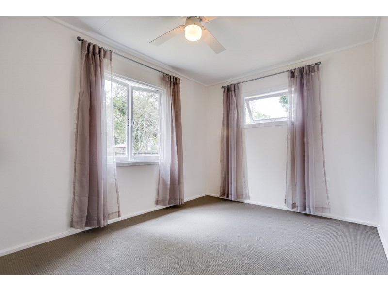 6 Light Street, Leichhardt QLD 4305