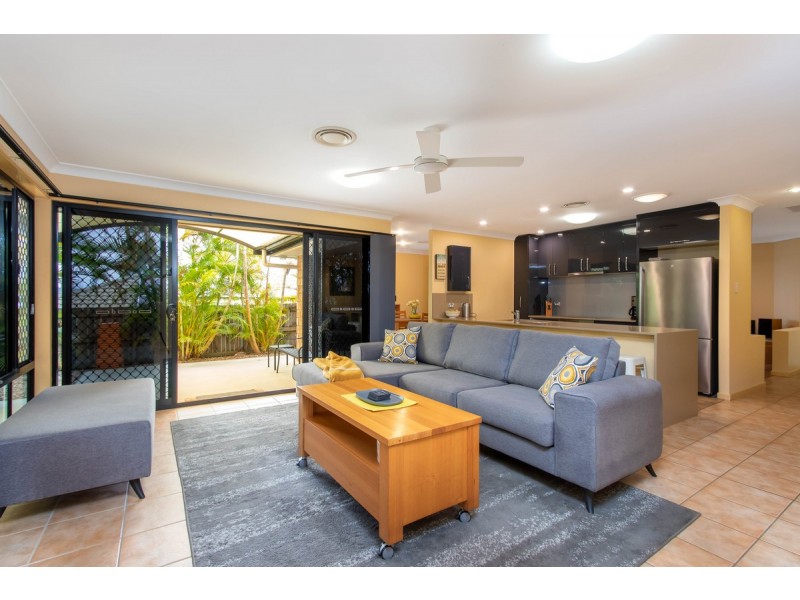 7 Meike Crescent, Tanah Merah QLD 4128