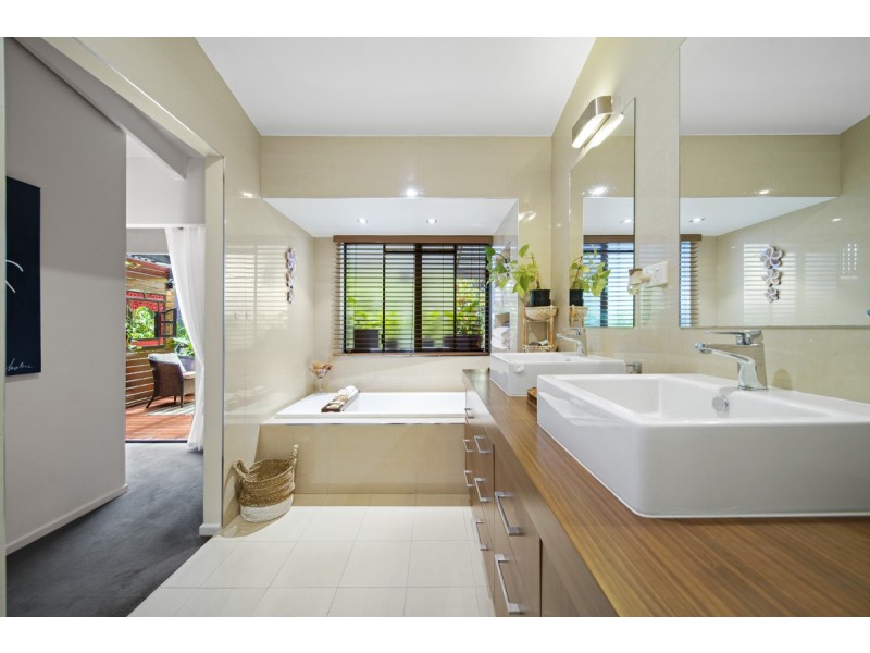 13 Paraburdoo Crescent, Shailer Park QLD 4128