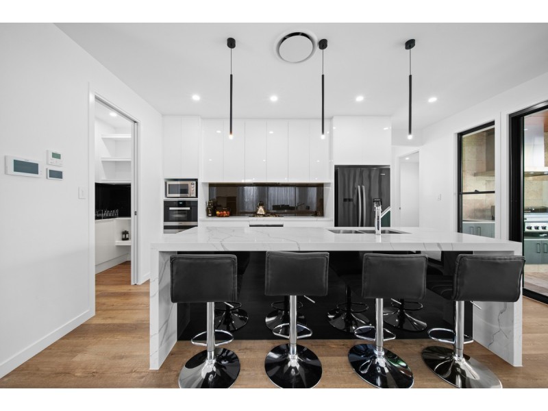 36 Falco Drive, Bahrs Scrub QLD 4207