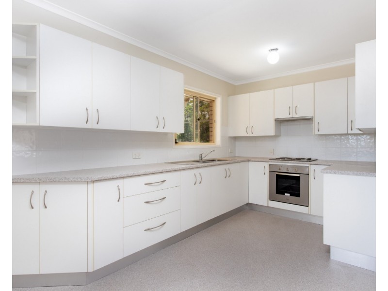 17 Barbaralla Drive, Springwood QLD 4127