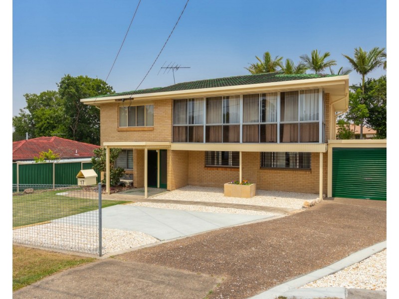 17 Barbaralla Drive, Springwood QLD 4127