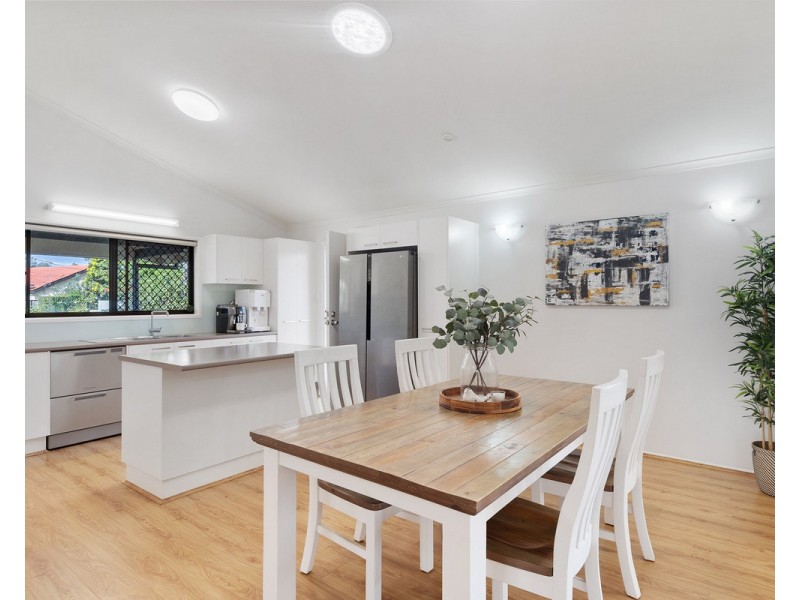 4 SOLENT Court, Daisy Hill QLD 4127