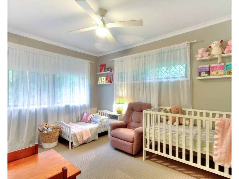 6 Adale Court, Daisy Hill QLD 4127