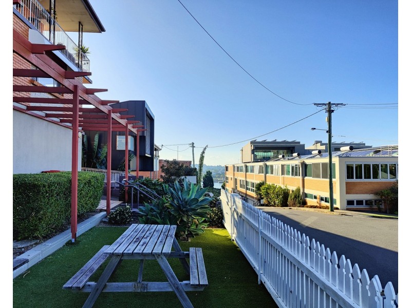 4/14 Hastings Street, Teneriffe QLD 4005