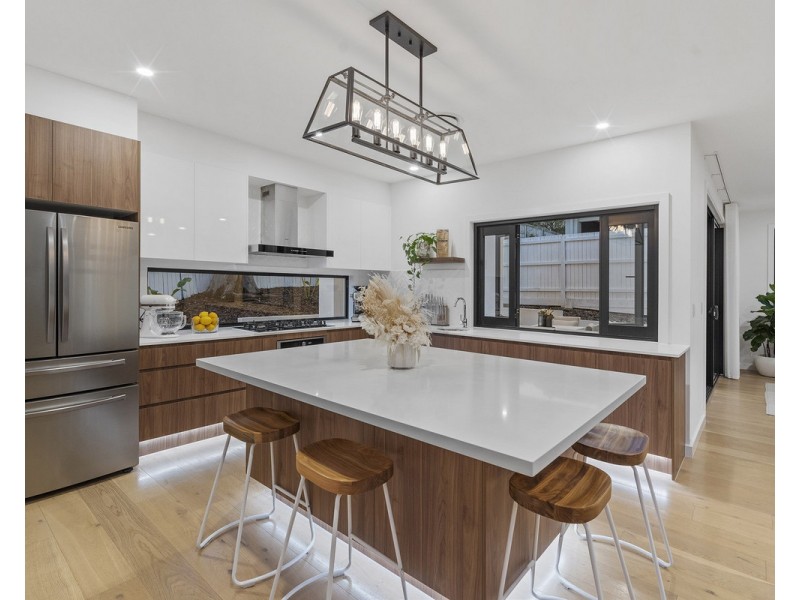 8 Sunshine Place, Eight Mile Plains QLD 4113