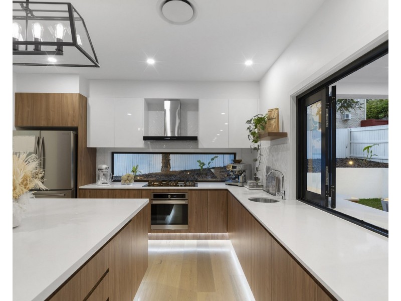 8 Sunshine Place, Eight Mile Plains QLD 4113