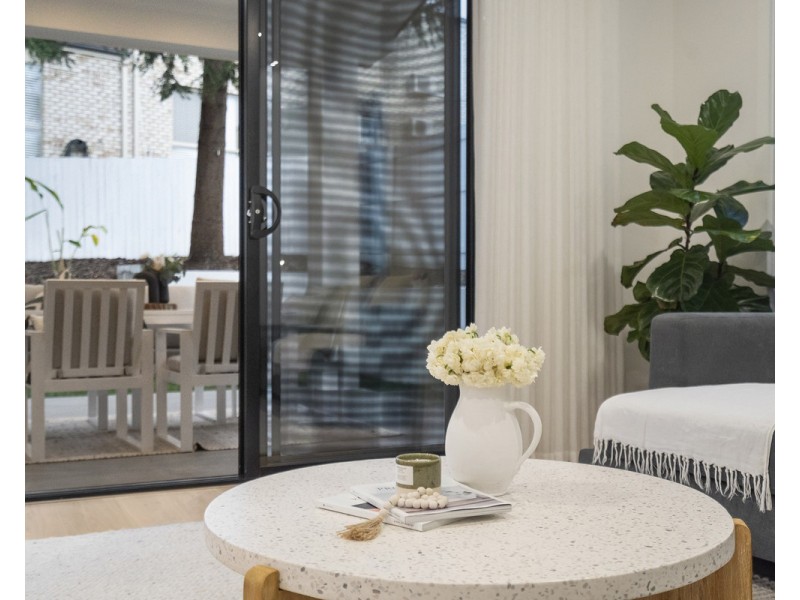 8 Sunshine Place, Eight Mile Plains QLD 4113