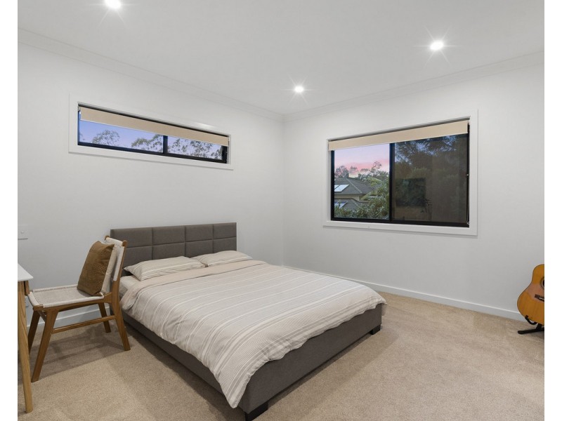 8 Sunshine Place, Eight Mile Plains QLD 4113