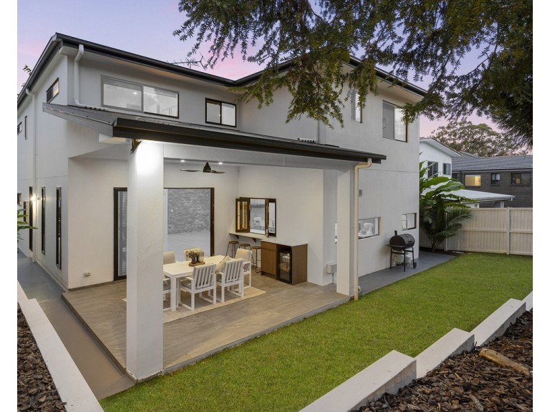 8 Sunshine Place, Eight Mile Plains QLD 4113