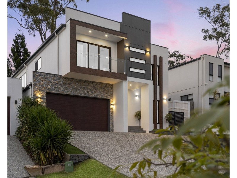 8 Sunshine Place, Eight Mile Plains QLD 4113