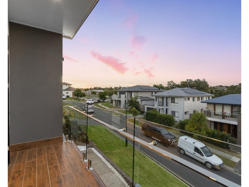 8 Sunshine Place, Eight Mile Plains QLD 4113