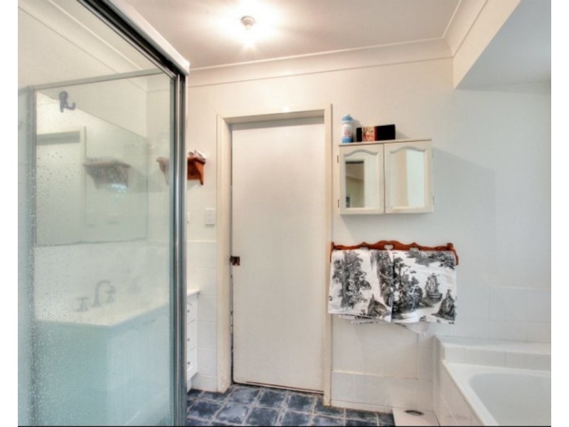 9 Oxley Circuit, Daisy Hill QLD 4127