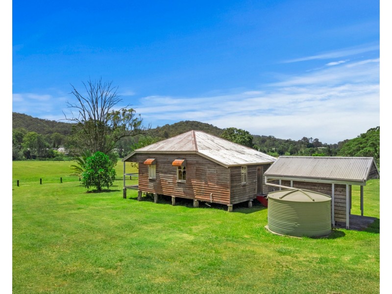185 Halls Road, Luscombe QLD 4207