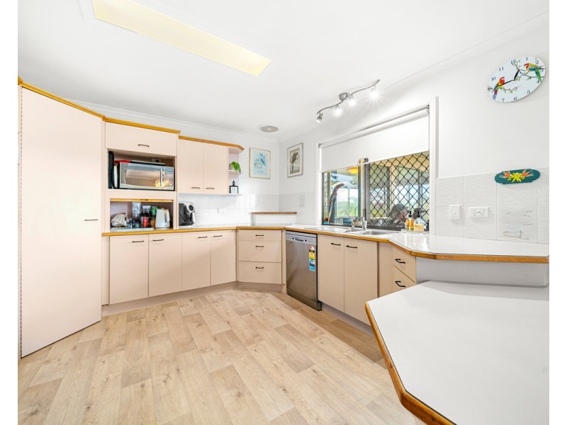 136 Barbaralla Drive, Springwood QLD 4127