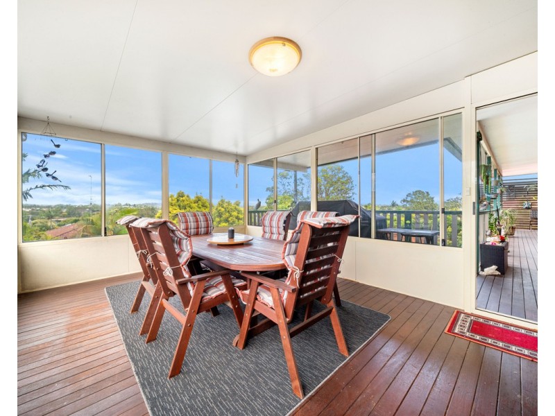 136 Barbaralla Drive, Springwood QLD 4127