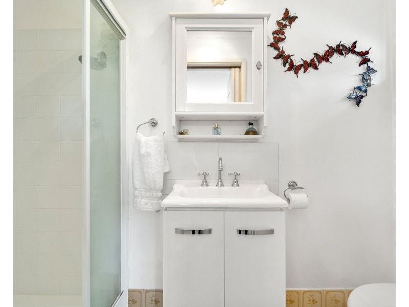 136 Barbaralla Drive, Springwood QLD 4127
