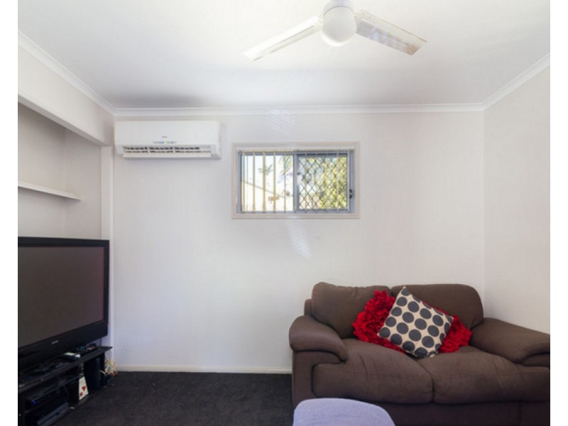 225 Upper Lyndale Street, Shailer Park QLD 4128