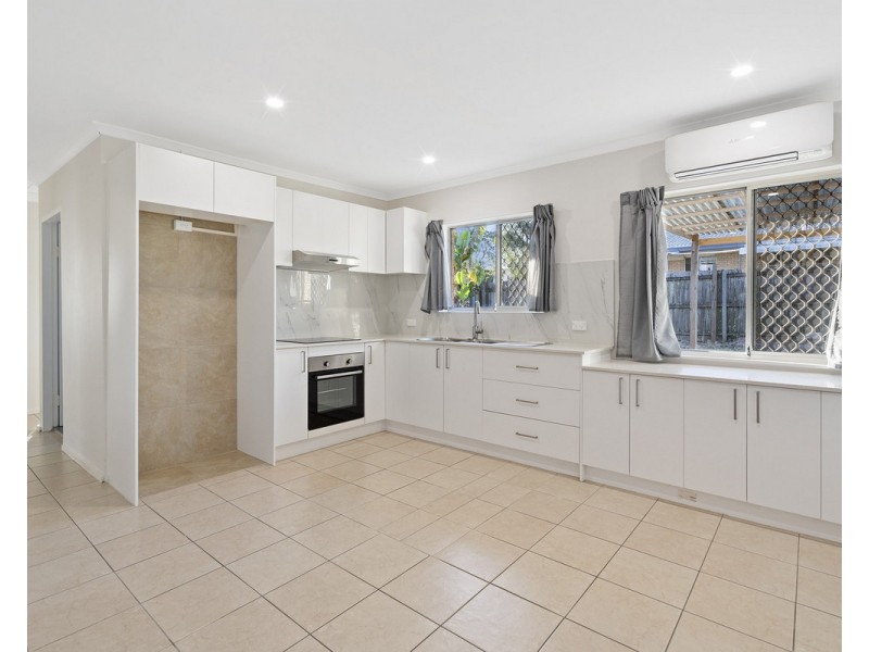 39 Pine Drive, Woodridge QLD 4114