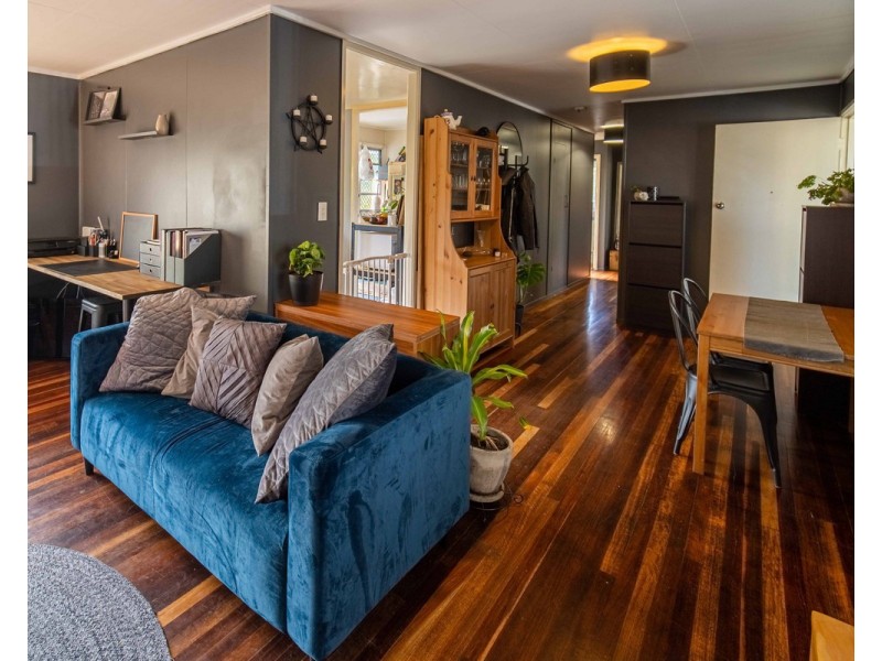 10 Bellis Street, Daisy Hill QLD 4127